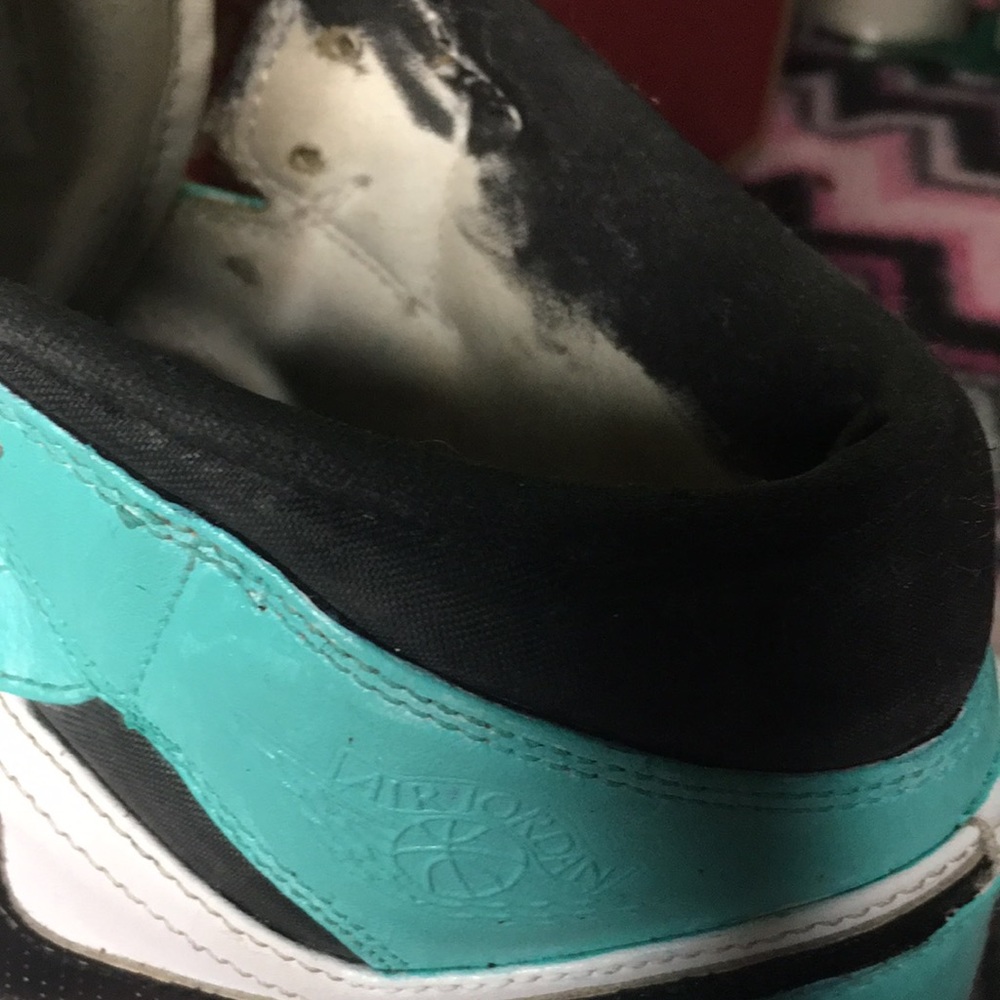 Custom Jordan 1 - Picture 3 of 5